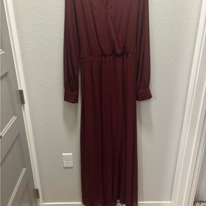 Elegant Burgundy Maxi Dress